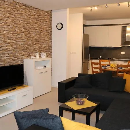 Apartment D&E Punat - Free Parking And Wi-Fi Kültér fotó